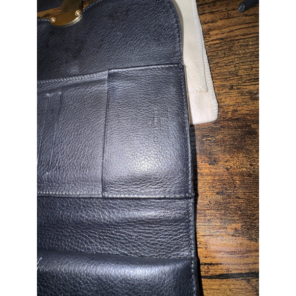 Louis Vuitton Mahina Portefeuille Amelia Wallet with Dust Bag - Picture 12 of 16